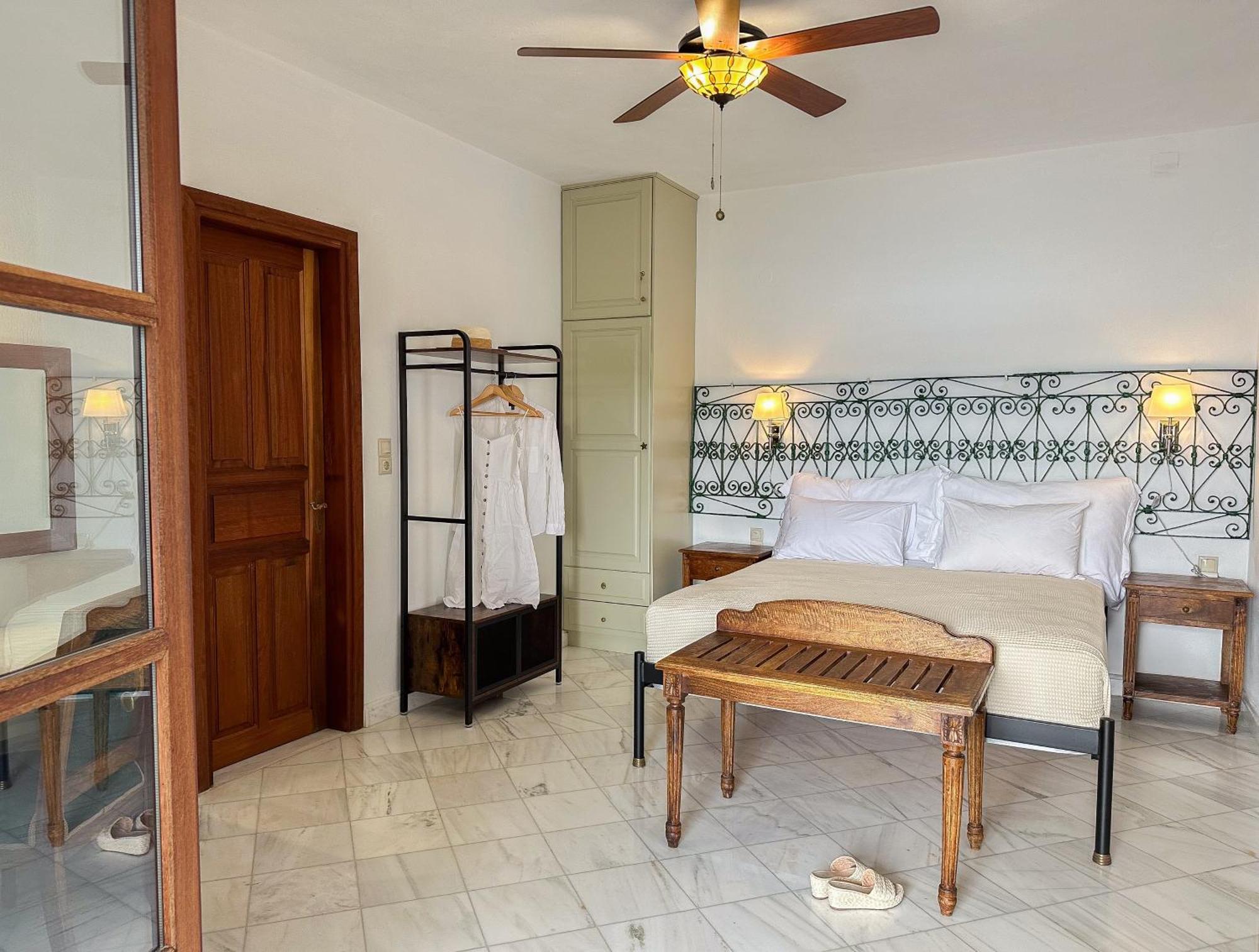 Ourania'S Mansion Hotel Skiathos Town Room photo