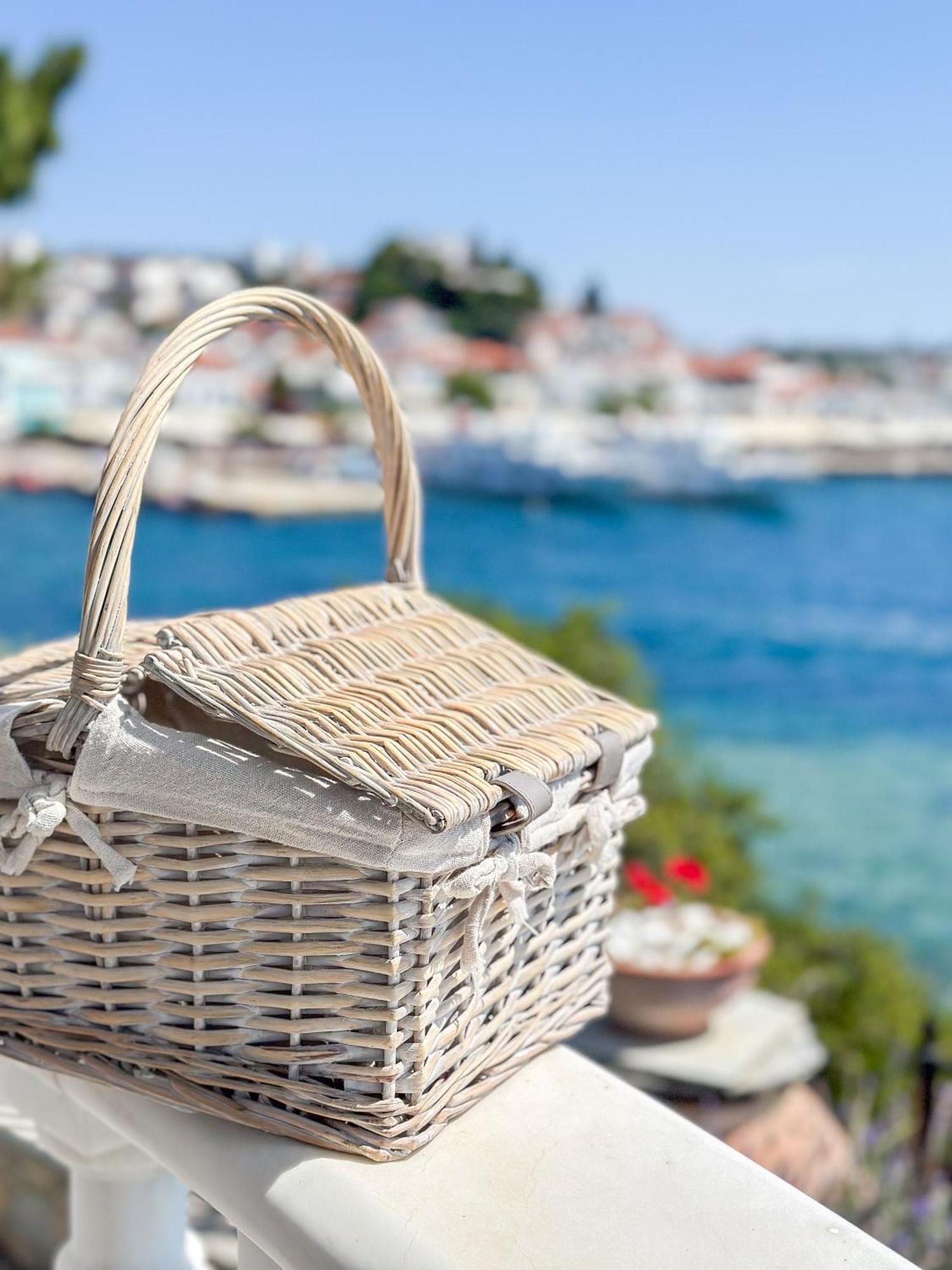 Ourania'S Mansion Hotel Skiathos Town Exterior photo