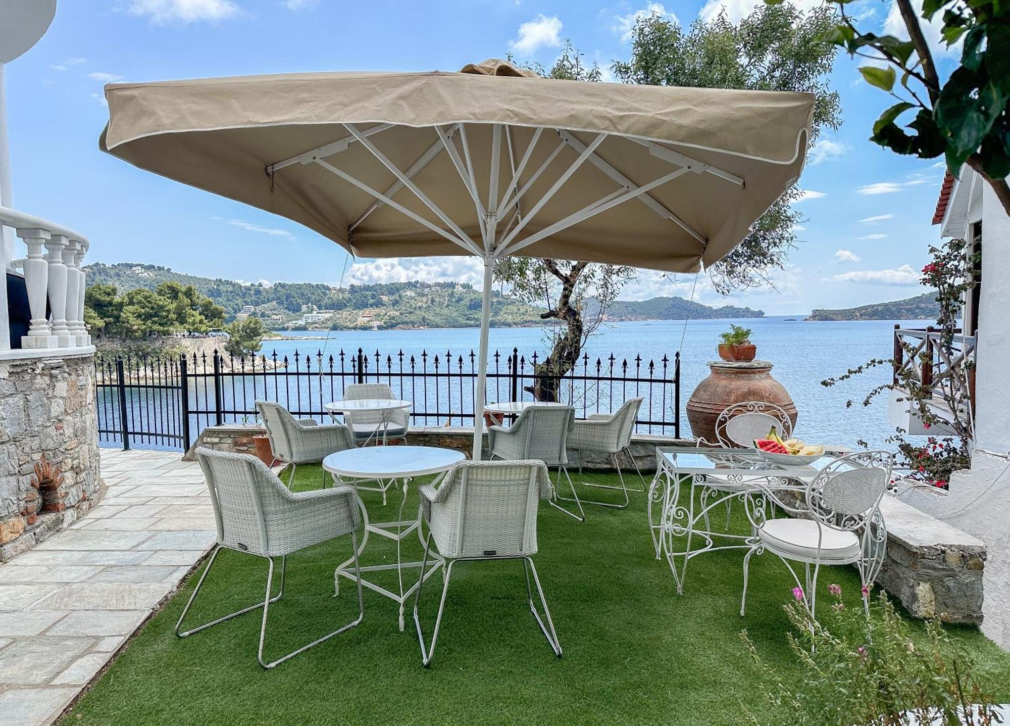 Ourania'S Mansion Hotel Skiathos Town Exterior photo
